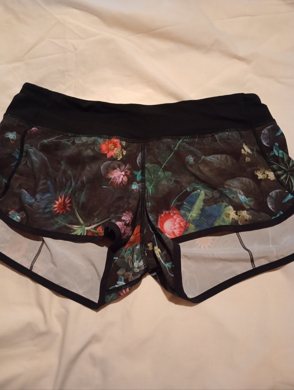 Lululemon Run Speed Floral Print Shorts